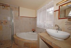 Hoopoe Haven Guest House