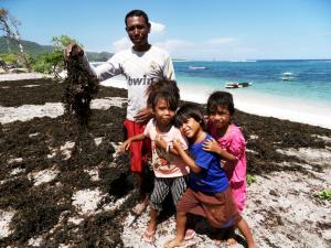 Villa Kembang, Lakey Peak, Nungas