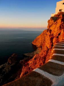 Artemis Rooms Folegandros Greece