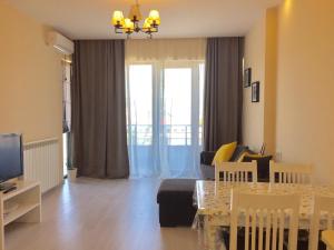 Ameri Plaza Natalias Apartment