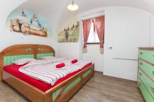 Apartments Petacova Hiša