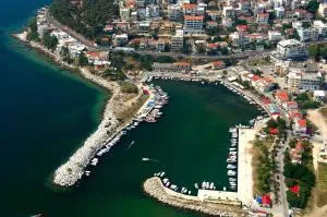 Olena House - Kará Ormán