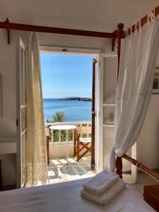 Aeolos Beach Hotel Folegandros Greece