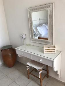 Aeolos Beach Hotel Folegandros Greece