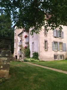 Maisons de vacances Gites Le Vieux Vinzelles : Maison 2 Chambres