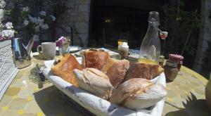 B&B / Chambres d'hotes Maison Carles BnB : photos des chambres