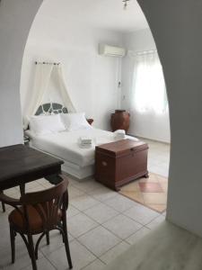 Aeolos Beach Hotel Folegandros Greece