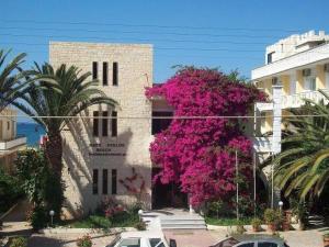 Kato Stalos Beach hotel, 
Crete, Greece.
The photo picture quality can be
variable. We apologize if the
quality is of an unacceptable
level.