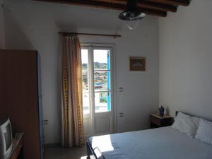 Smaragda Rooms & Studios Sifnos Greece