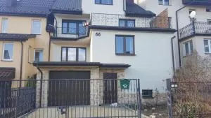 Pod srebrną różą - 亨齐内