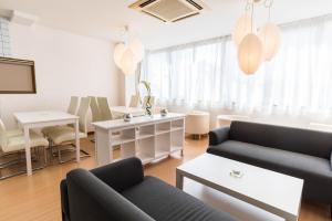 Bijou Suites Ferries Wheel View