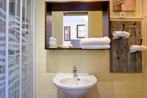 Double Room with Ocean View room in Hotel de France