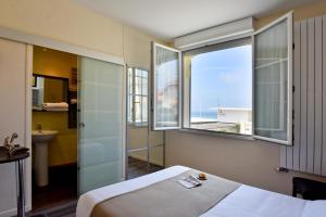 Hotels Logis Hotel de France : photos des chambres
