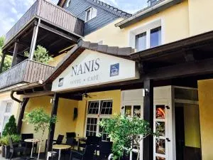 Nanis Hotel & Appartements - Husum