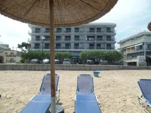 Plage Hotel - 帕雷恩特西菲基昂