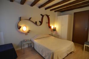 Single Room with Private Bathroom room in Piccolo Tiepolo