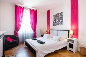 Saxe And The City , Downtown Lyon