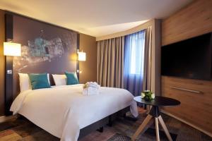 Hotels Mercure Le Havre Centre Bassin Du Commerce : Chambre Double Privilège avec Canapé-lit