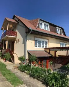 Fecske Vendégház - Négyszögmajor