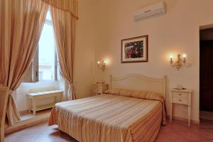 Chiaro Di Luna viale Italia img16