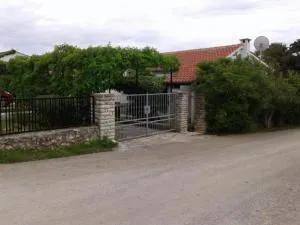 Apartment Milka - 佩特坎内