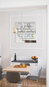 White Rose Apartment 