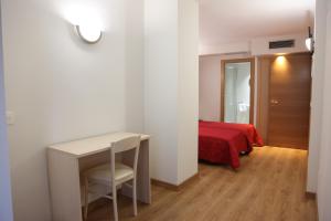 Room #41746129 room in Hostal Santel San Marcos