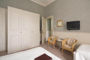 Quadruple Room room in Sherwood Guest House