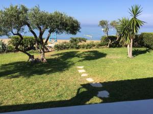 Seafront Beach House With Garden Corfu Greece