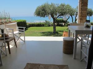 Seafront Beach House With Garden Corfu Greece