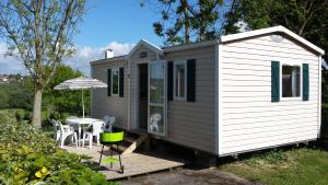 Campings Camping le Mont Joli Bois : photos des chambres