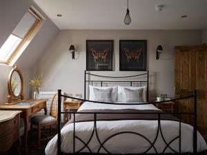 Deluxe Double Room room in Cotswold Grange