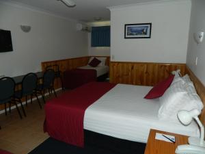 Twin Towns Motel