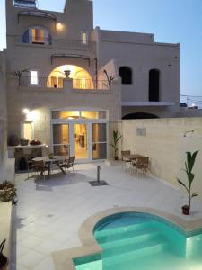 Townhouse Gharb Boutique