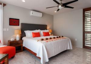 Casa Agua Azul - Family Getaway with Stunning Ocean Views