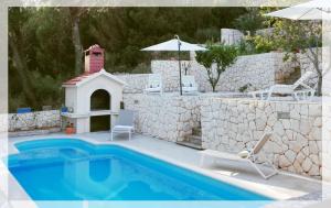 Apartment with pool near Split