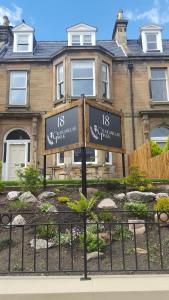 18 craigmillar park adults only