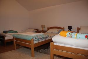 Basic Triple Room room in VIP Rooms Foča