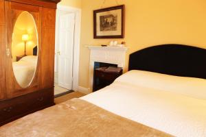 Double Room room in Crotty's Pub & Accommodation