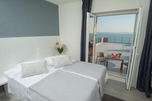 Seaside Luxury Suites