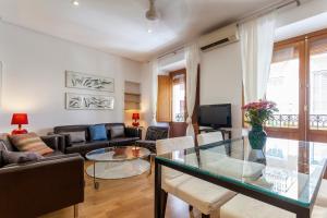 Artists Charming Design - Space Maison Apartments