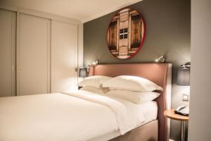 Premier Suite room in Cottons Hotel and Spa