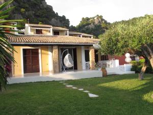 Seafront Beach House With Garden Corfu Greece