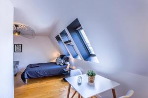 Appartements Appartement Design Hyper Centre Lille - NETFLIX wifi Fibre - Parking : photos des chambres