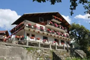 Relais Du Charvin - Marlens