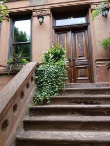 Apartment with Balcony room in West 119th B&B