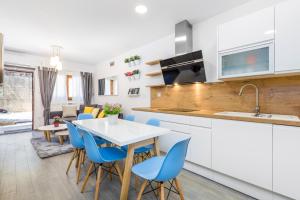 Cozy and modern 4