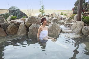 Hot spring bath