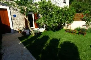 Old house - Sveti Filip i Jakov