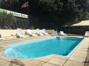 Campings Camping Les Chenes Verts : photos des chambres